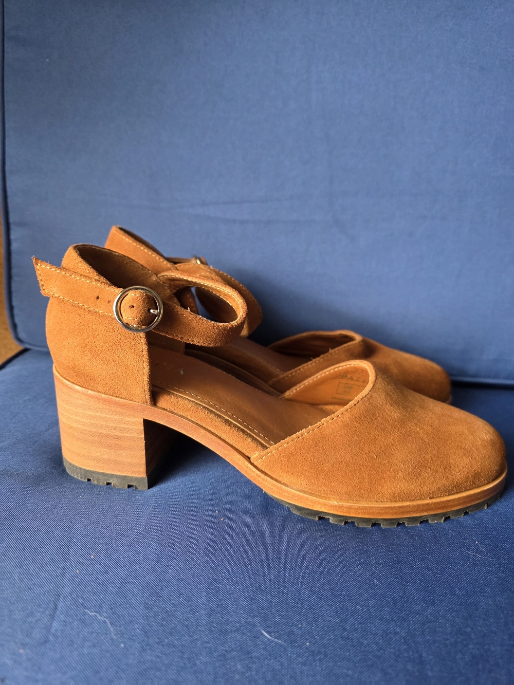 Patina Footwear Tan Suede Block Heel Ankle Strap Heels 9 - Picture 14 of 16